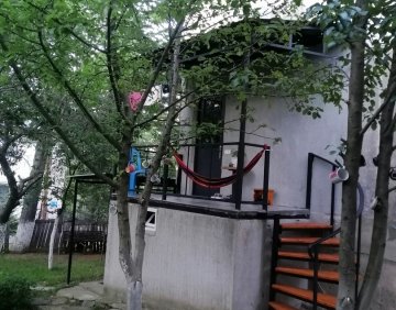 ქირავდება 3 ოთახიანი ბინა