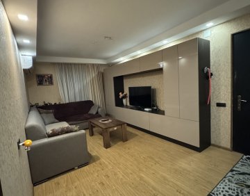 იყიდება 3 ოთახიანი ბინა