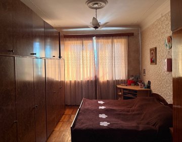 იყიდება 5 ოთახიანი ბინა