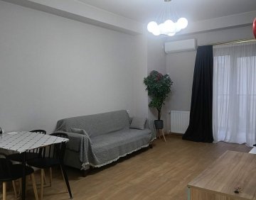 ქირავდება დღიურად 2 ოთახიანი ბინა
