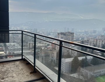 იყიდება 5 ოთახიანი ბინა
