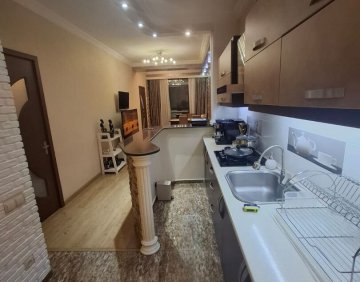 იყიდება 3 ოთახიანი ბინა