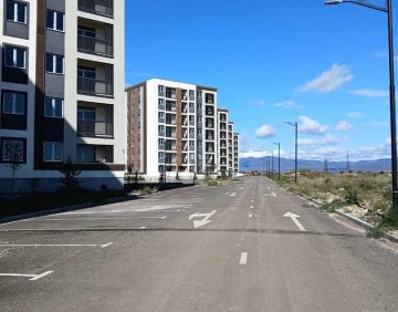 იყიდება 4 ოთახიანი ბინა