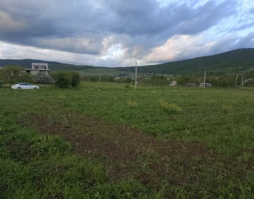 იყიდება 2400 მ² მიწის ნაკვეთი