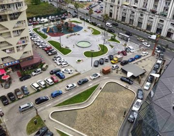 ქირავდება დღიურად 3 ოთახიანი ბინა
