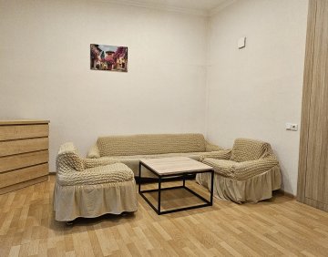 იყიდება 1 ოთახიანი ბინა