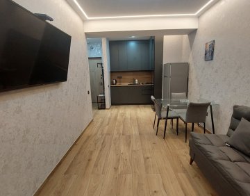 ქირავდება დღიურად 2 ოთახიანი ბინა