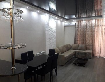 ქირავდება დღიურად 3 ოთახიანი ბინა