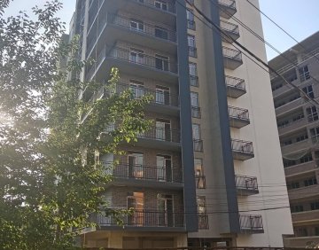 იყიდება 2 ოთახიანი ბინა