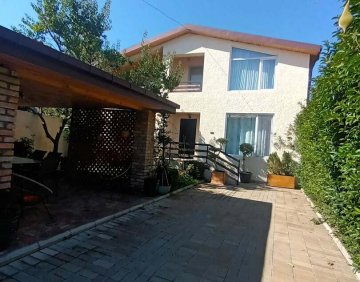 For sale 190 m² House / cottage