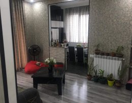 იყიდება 3 ოთახიანი ბინა