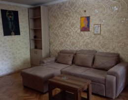 ქირავდება დღიურად 2 ოთახიანი ბინა