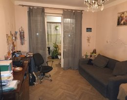იყიდება 3 ოთახიანი ბინა