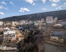 იყიდება 2 ოთახიანი ბინა