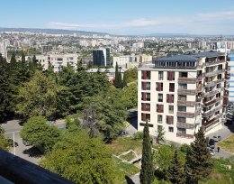 ქირავდება 5 ოთახიანი ბინა