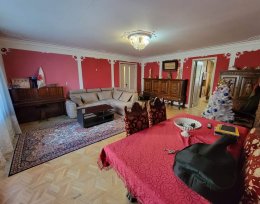 Продается 4 Комнатная квартира
