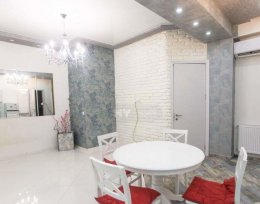 Продается 2 Комнатная квартира