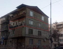 იყიდება 4 ოთახიანი ბინა