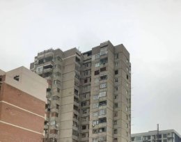 იყიდება 5 ოთახიანი ბინა