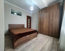 ქირავდება 3 ოთახიანი ბინა