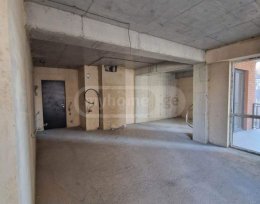 იყიდება 4 ოთახიანი ბინა