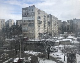 იყიდება 4 ოთახიანი ბინა