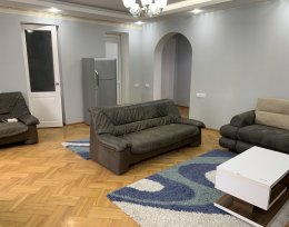 ქირავდება 3 ოთახიანი ბინა