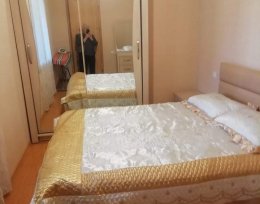 ქირავდება 2 ოთახიანი ბინა