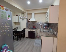 იყიდება 2 ოთახიანი ბინა