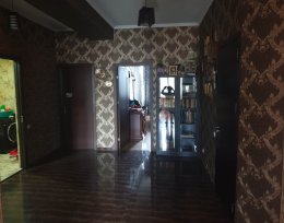 იყიდება 5 ოთახიანი ბინა