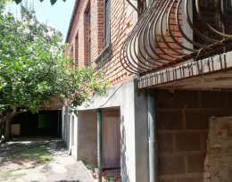 For sale 253 m² house