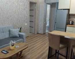ქირავდება დღიურად 2 ოთახიანი ბინა
