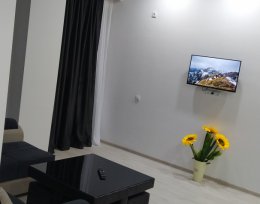 ქირავდება დღიურად 2 ოთახიანი ბინა