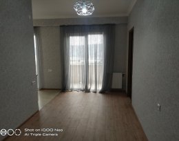 ქირავდება 2 ოთახიანი ბინა