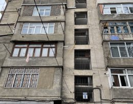 იყიდება 1 ოთახიანი ბინა