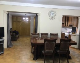 ქირავდება 4 ოთახიანი ბინა