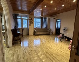 იყიდება 4 ოთახიანი ბინა