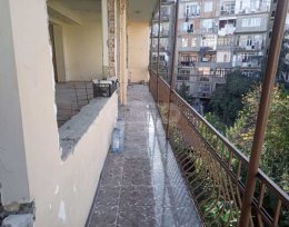 იყიდება 5 ოთახიანი ბინა