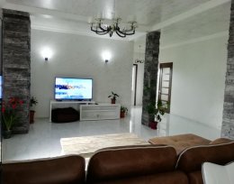 For rent 200 m² house
