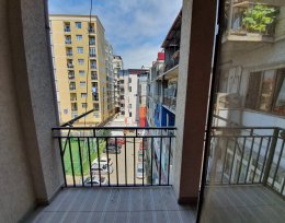 იყიდება 5 ოთახიანი ბინა