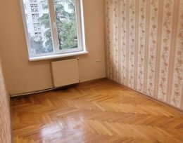 იყიდება 3 ოთახიანი ბინა