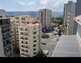 ქირავდება 2 ოთახიანი ბინა