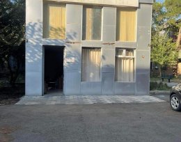 For rent 90 m² commercial premise
