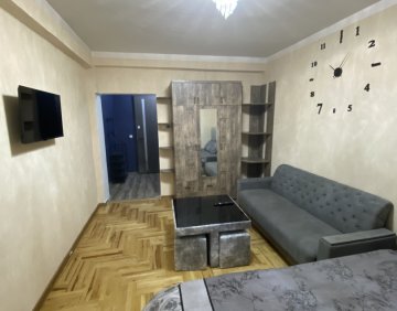 Продается 2 Комнатная квартира