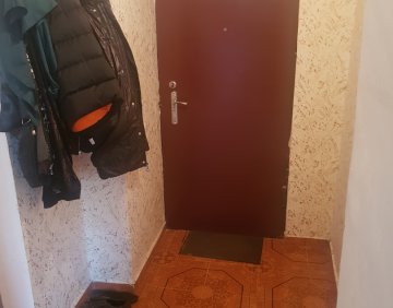 იყიდება 2 ოთახიანი ბინა