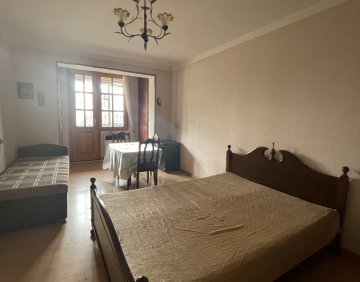 ქირავდება სტუდიოს ტიპის ბინა