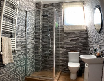 For sale 208 m² house