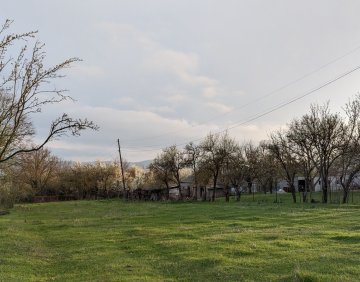 იყიდება 1500 მ² მიწის ნაკვეთი
