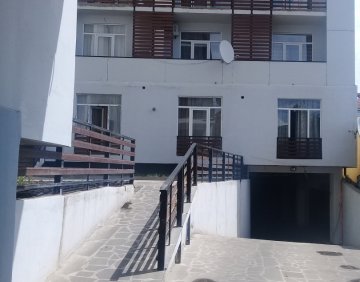 იყიდება 3 ოთახიანი ბინა