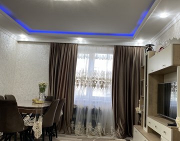 იყიდება 2 ოთახიანი ბინა